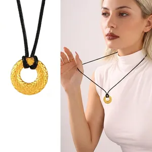 Collar Minimalista de Acero Inoxidable con Colgante Redondo Acolchado Con Cordón Ajustable de Cuero Negro Cadena Larga para Suéter Mujer Joyería de Moda