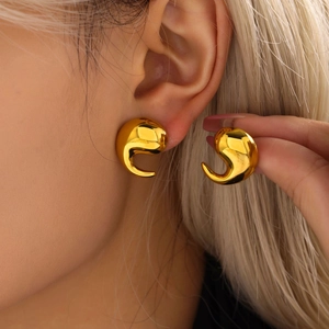 Minimalist 18K gold plated stainless steel curved teardrop stud earrings for women