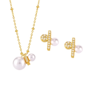 Elegantes vergoldetes Edelstahl-Schmuckset mit weißen Perlen und Zirkonia-Akzenten