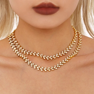 Collier double rang en acier inoxydable doré 18K avec triangles sertis de zircons
