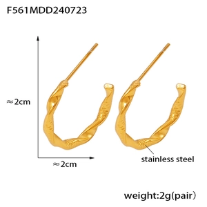 Detail of 18K gold-plated C-shape hoop earrings with size specs 2cm x 2cm