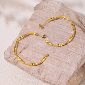 Chic 18K gold plated stainless steel twisted hoop earrings with elegant wavy texture