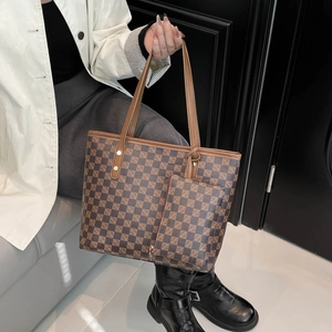 Retro checkered large tote bag set with small pouch for women's winter commute style
