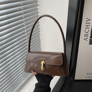 French Vintage Underarm Baguette Bag Glossy PU Patent Leather Gold Metal Buckle Daily Minimalist Chic Shoulder Handbag
