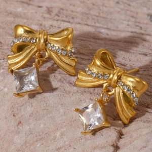 Elegante 18K vergoldete Edelstahl-Schleifenohrringe mit funkelnden Zirkoniasteinen