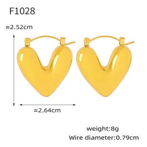 Boucles d'oreilles cœur bombé plaqué or 18 carats avec détails de taille et de poids
