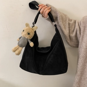 Borsa Hobo Donna Retro in Pelle PU Minimalista Grande Capacità Borsa a Tracolla Con Simpatico Ciondolo in Peluche Borsa Tote Moda