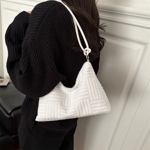 Sac fourre-tout triangulaire tissé blanc avec motif géométrique pour femme chic