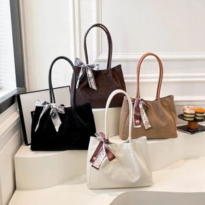 Women Large Capacity PU Leather Tote Bag Pleated Minimalist Shoulder Bag With Decorative Scarf Fashion Commuting Handbag