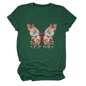 Détail de l'imprimé papillon fleuri et manches retroussées sur t-shirt vert foncé