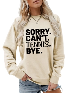 Detail des hochwertigen SORRY CAN'T TENNIS Aufdrucks auf einem beige Baumwoll-Sweatshirt