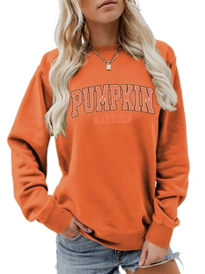 Détail du col ras du cou côtelé et de l'imprimé PUMPKIN SEASON sur sweatshirt orange