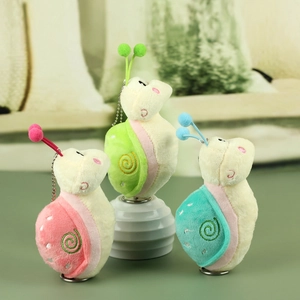 Porte-clés escargot en peluche mignons en rose vert et bleu pour déco de sac à main