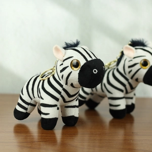 Süßer Zebra-Plüsch-Schlüsselanhänger mit schwarz-weißen Streifen und Goldring