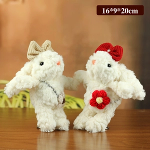 Simpatici ciondoli a forma di coniglio di peluche bianco con fiocchi e mini borse