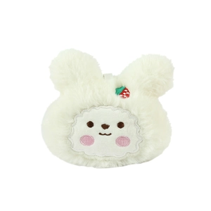 Portachiavi con coniglietto di peluche bianco con guance rosa e ricamo a fragola