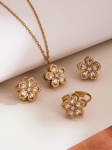 Set di gioielli floreali in oro 18 carati con collana e orecchini in zircone scintillante