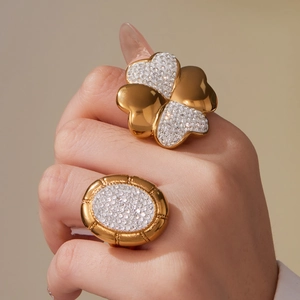 Chic 18k gold plated stainless steel clover and oval rings with sparkling crystals