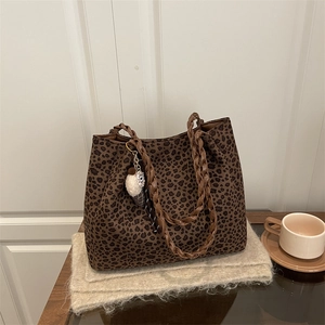Vintage Leopard Print Tote Bag For Women Large Capacity Shoulder Bag With Woven Handle Fashion Casual Handbag For Daily Wear