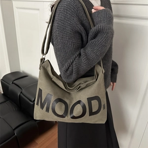 Sac fourre-tout en toile vert olive avec lettrage MOOD et bandoulière réglable pour femme