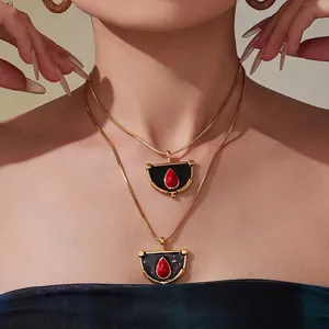 Collier Pendentif Demi-Cercle Vintage Acier Inoxydable Plaque Or 18K Gouttelette Émail Rouge Chaîne Serpent Femme
