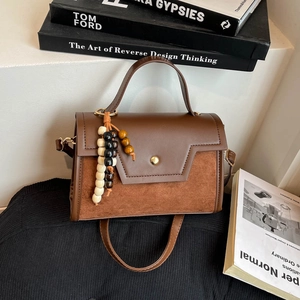 Vintage Women Leopard Stitching PU Leather Handbag With Wood Bead Pendant Small Square Shoulder Crossbody Bag For Daily Commute
