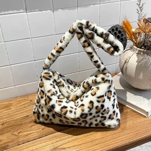 Leopard Print Plush Shoulder Bag For Women Faux Fur Retro Underarm Hobo Bag Soft Fuzzy Winter Handbag
