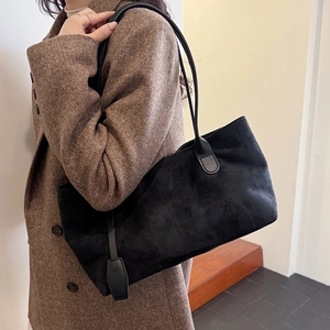 Retro black faux suede tote bag for women with large capacity and soft shoulder straps