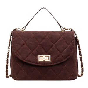 Sac à bandoulière matelassé marron avec chaîne dorée et fermoir vintage pour femme