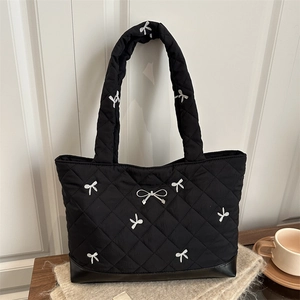 Borsa Tote Trapuntata alla Moda Donna Grande Capacità Ricamo a Fiocco Nylon Imbottita Borsa a Tracolla Invernale Casual