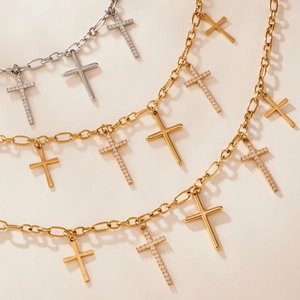 Collier croix en plaqué or 18k et argent avec pierres zircons 5A pour femmes