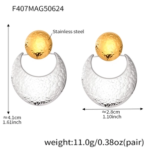 Detailed size specifications of two-tone hammered stainless steel earrings with dimensions