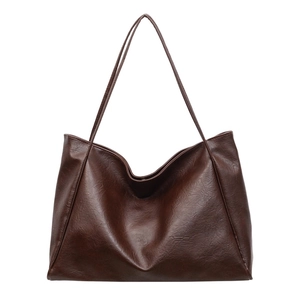 Retro large capacity dark brown tote bag in textured soft leather for women's daily commute