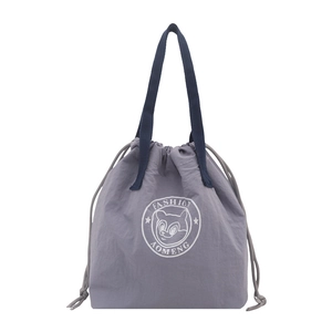 Grand sac cabas gris imperméable à cordon avec poignées bleues et logo rond