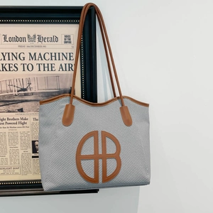 Woven Texture PU Leather Tote Bag Large Capacity Commuter Shoulder Handbag Contrast Color Round Logo Casual Trendy Women