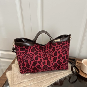 Sac cabas vintage imprimé léopard et roses avec anses en cuir et bandoulière amovible