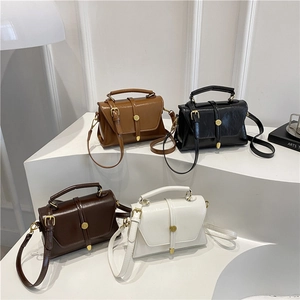 Retro PU Leather Shoulder Bag For Women Minimalist Small Square Crossbody Handbag With Gold hardware Stitching Tote Bag