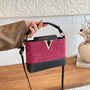 Women Fashion Quilted PU Patchwork Small Square Bag Chic V Metal Buckle Shoulder Crossbody Handbag Urban Casual Lady Purse