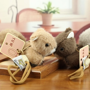 Détails de porte-clés écureuils en peluche avec fermoirs métalliques et cordons tissés