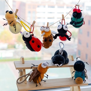 Portachiavi in peluche a forma di insetto con moschettoni colorati, ape e coccinella