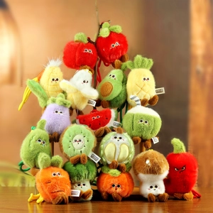 Porte-clés en Peluche Fruits et Légumes de Dessin Animé Mignon Kawaii Fraise Avocat Pastèque Pendentif Sac Cadeau pour Femmes et Enfants