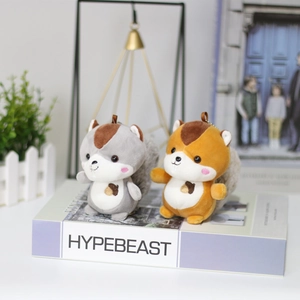Porte-clés écureuils en peluche avec broderie de gland en gris et orange