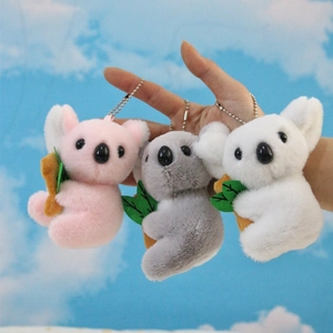 Tre portachiavi koala in peluche rosa grigio e bianco con catenelle in metallo