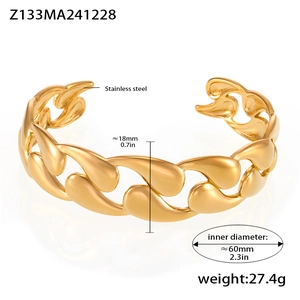 Detail view of 18K gold plated stainless steel teardrop bracelet showing 18mm width