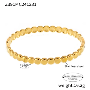 Detail of 5.6mm gold stainless steel circular link bracelet with measurements and specs