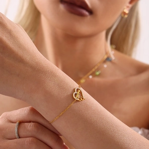 Parure collier et bracelet cœur Mamma doré avec plaquage PVD 18K et zircons