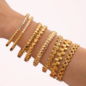 Edelstahl Armreif Armband Gold Vergoldet Zirkon Herz Totenkopf Geometrisch Minimalistischer Modeschmuck Für Damen