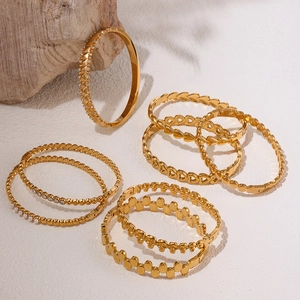 Minimalistisches 18K vergoldetes Armband-Set mit Herz- und Perlenanhängern