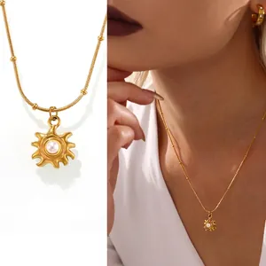 Collier Pendentif Soleil Acier Inoxydable Plaqué Or 18K Avec Künstliche Perle De Coquillage Bijoux Mode Femmes