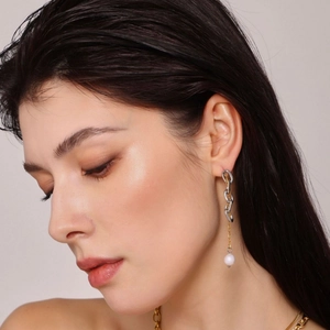 Eleganti orecchini a catena con ciondolo in perla d'acqua dolce stile minimalista